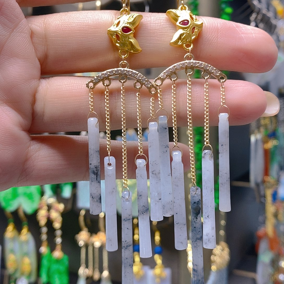 未镶嵌翡翠耳饰翡翠