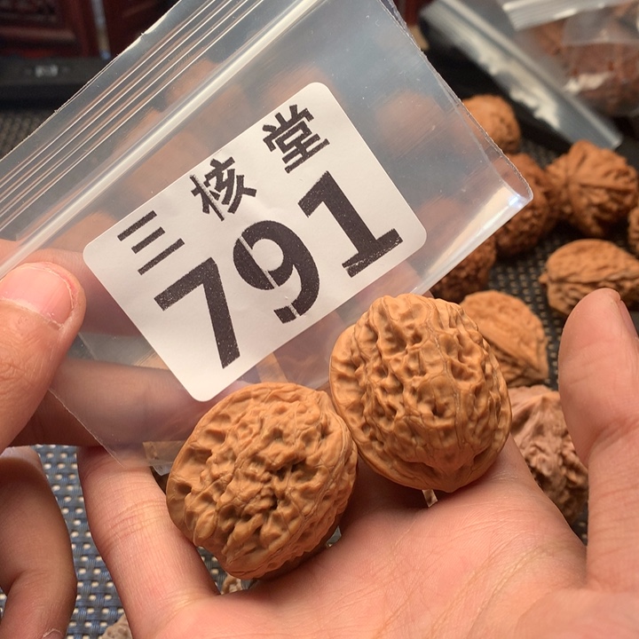 文玩核桃吊坠霸王