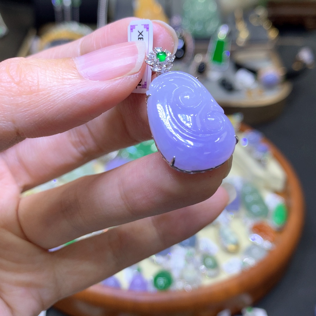 翡翠18K金镶嵌颈饰翡翠吊坠项链