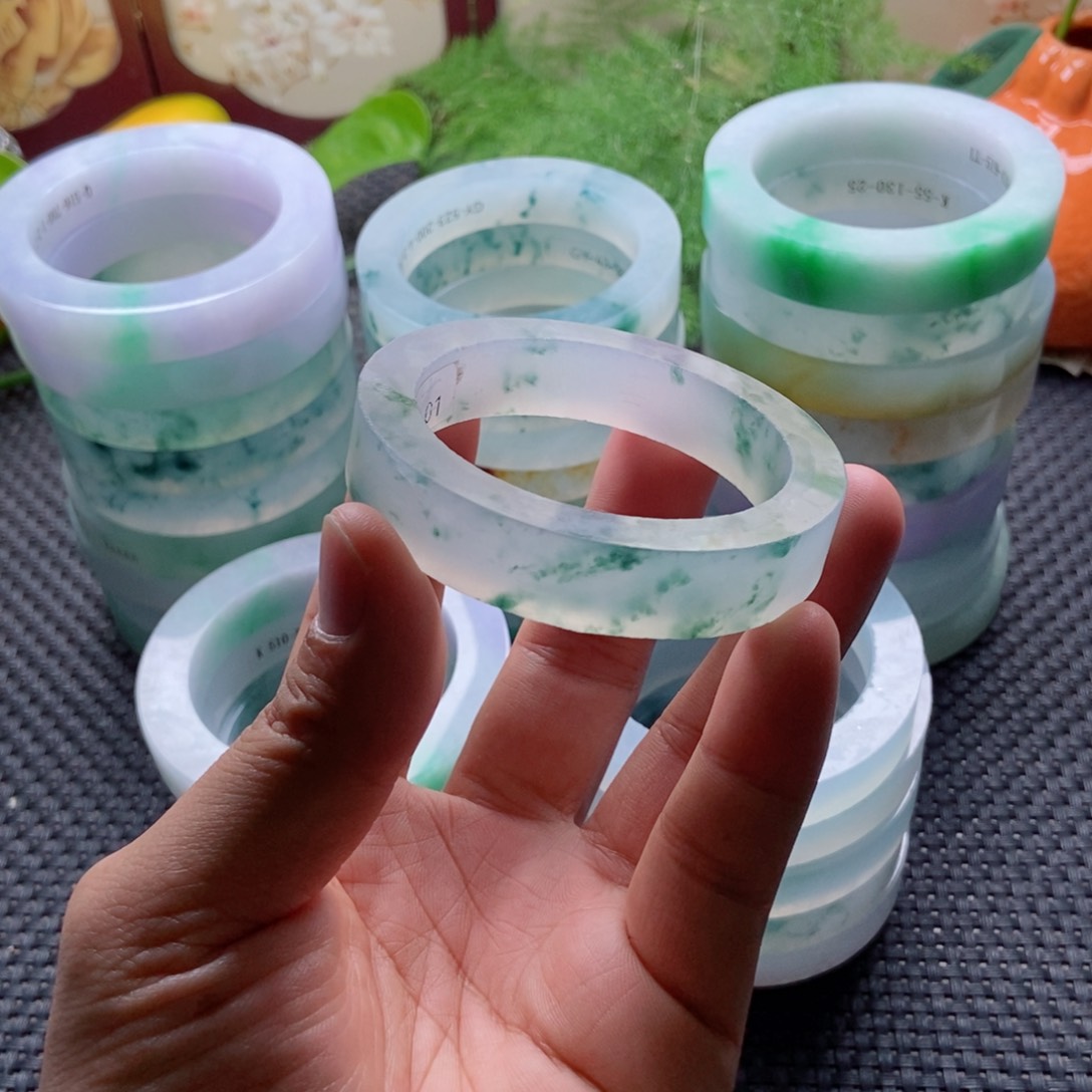 定制翡翠手镯未镶嵌陪****夏