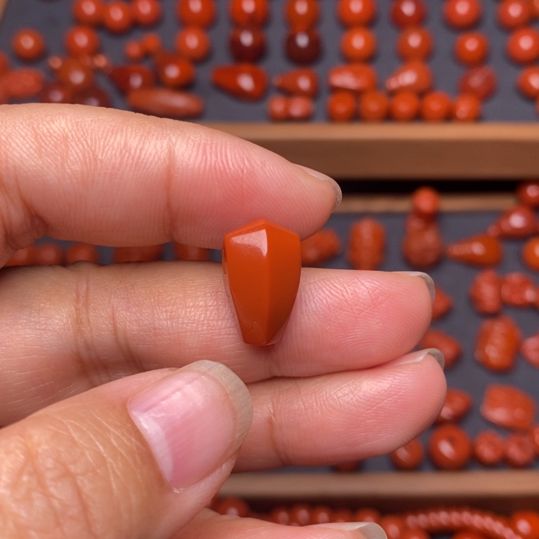 南红玛瑙配饰未镶嵌林*闹三通