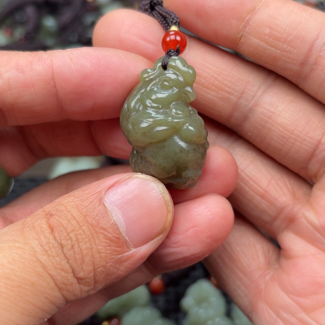 和田玉吊坠未镶嵌