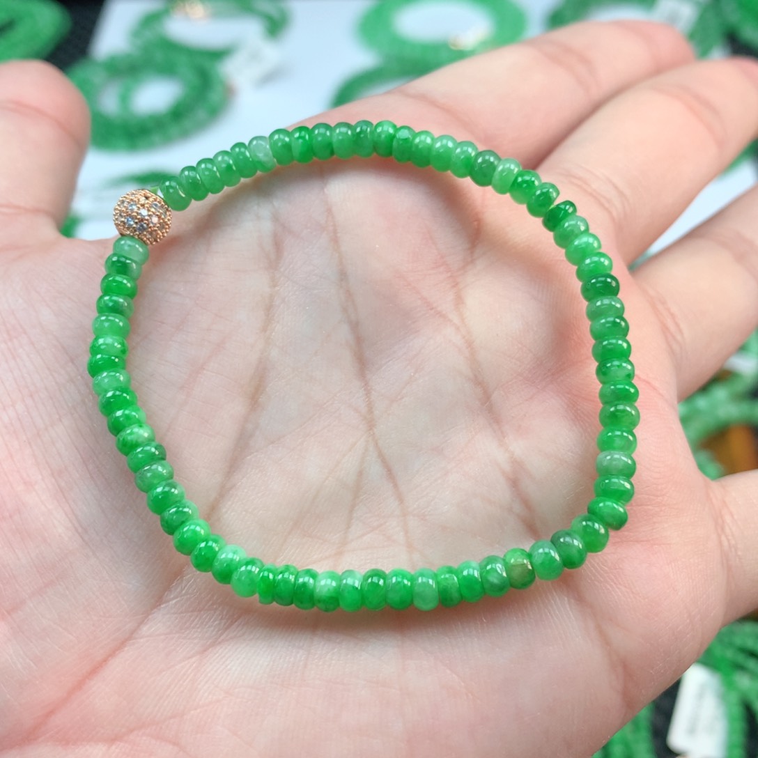 翡翠手链未镶嵌翡翠