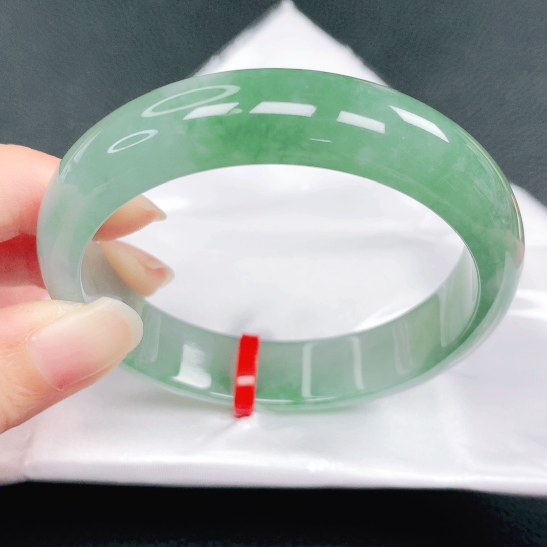 翡翠未镶嵌手镯57圈