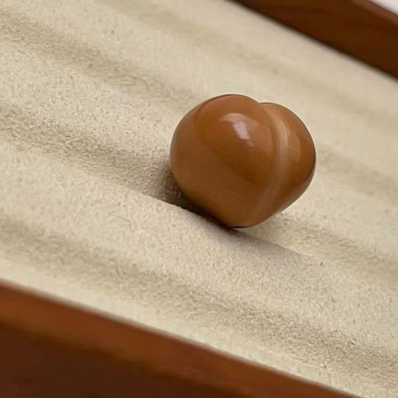 全品光面精工小馒头雕刻爱心屁桃10-11mm