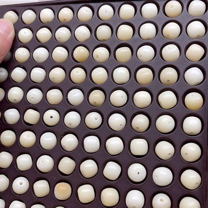 白玉菩提吊坠瑕疵11-10奶白桶珠100卡灯牌宠100颗