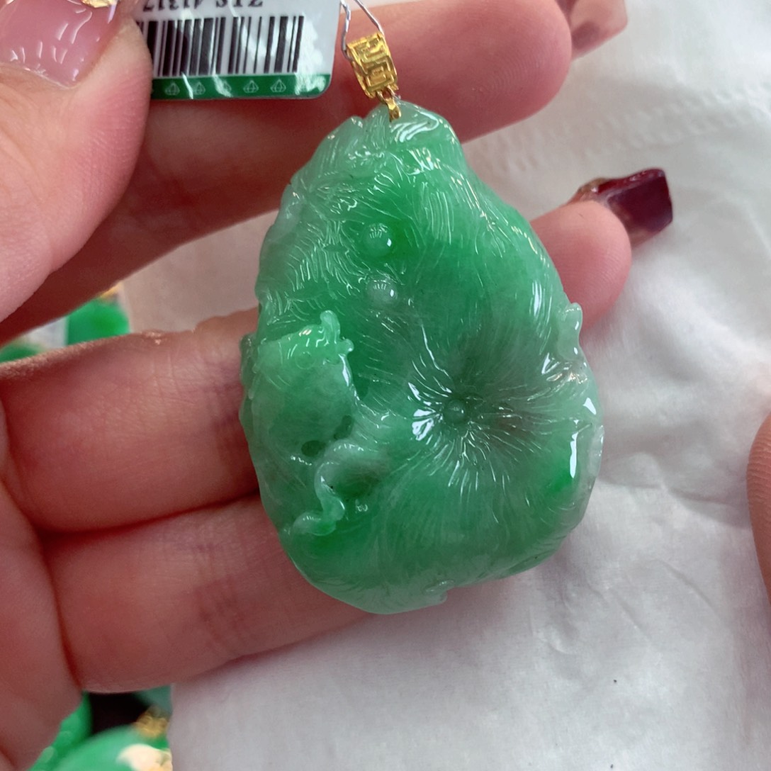 翡翠吊坠(不含链)18K金镶嵌