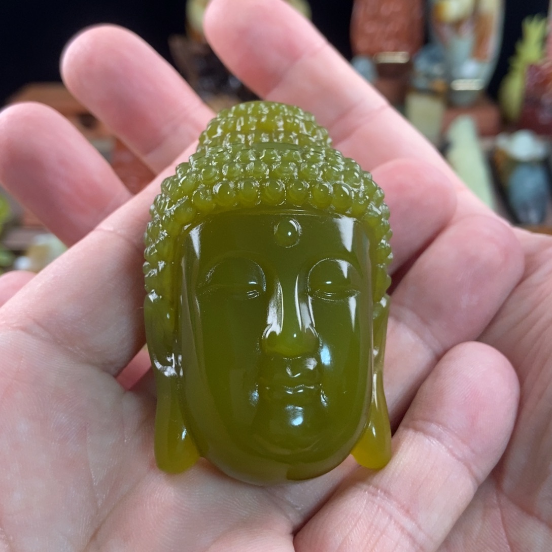 丰***道岫玉未镶嵌手把件