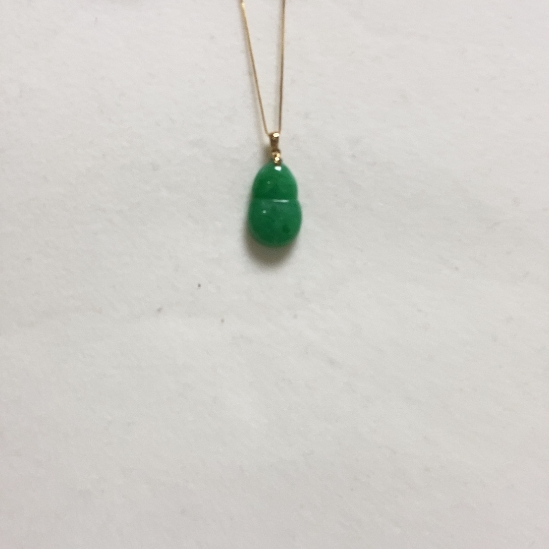 翡翠颈饰18K金镶嵌简单