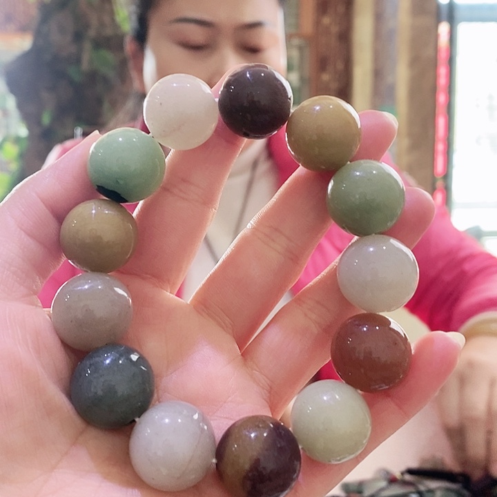 石英质玉毛衣链未镶嵌