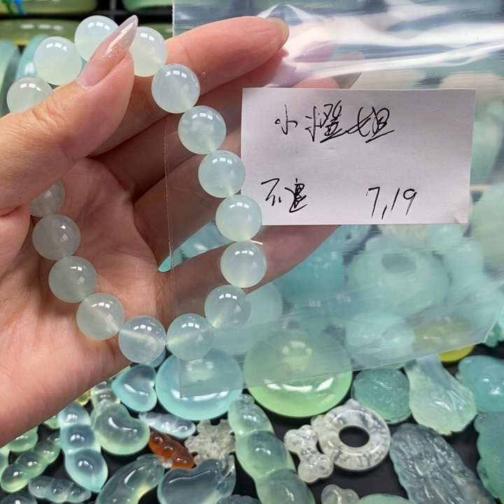 蛇纹石玉未镶嵌手镯小**?