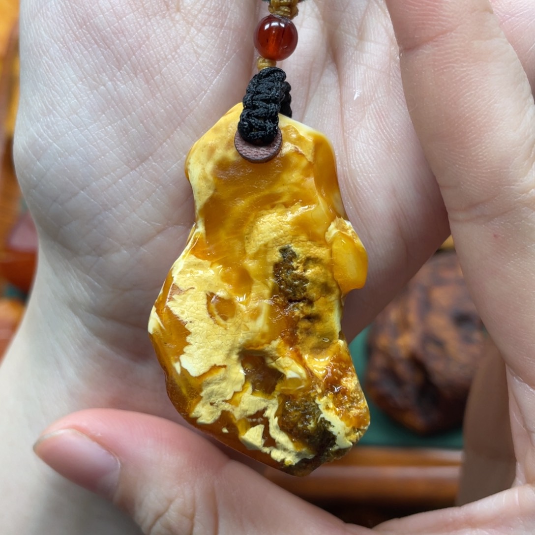 琥珀珠宝奇石未镶嵌