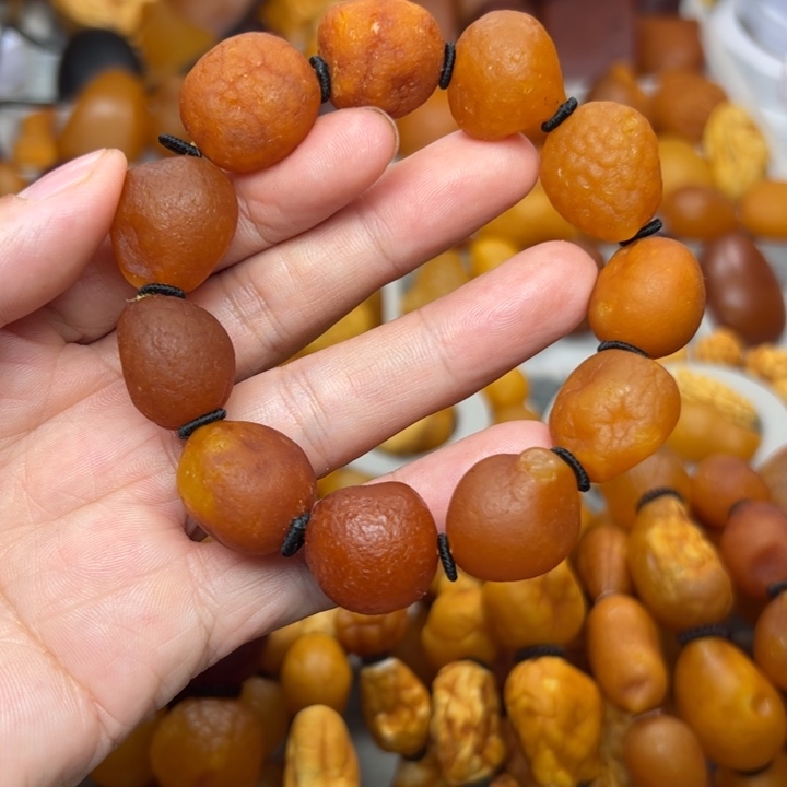 琥珀未镶嵌裸石天然蜜蜡手串