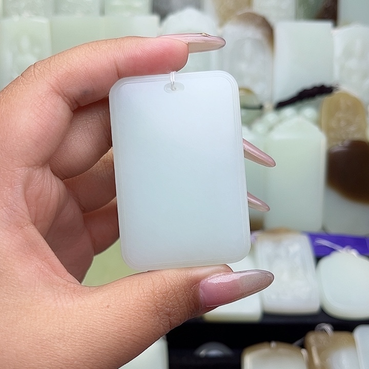 颈饰未镶嵌和田玉