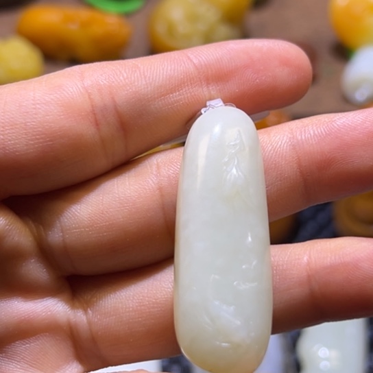 和田玉未镶嵌颈饰