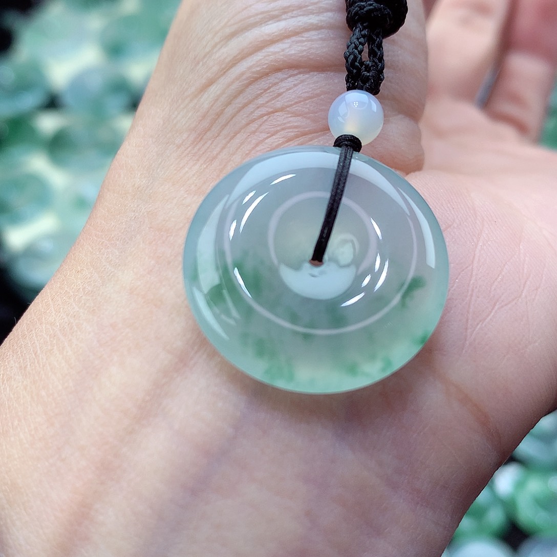 翡翠颈饰未镶嵌编号122。尺寸23.4-5.6