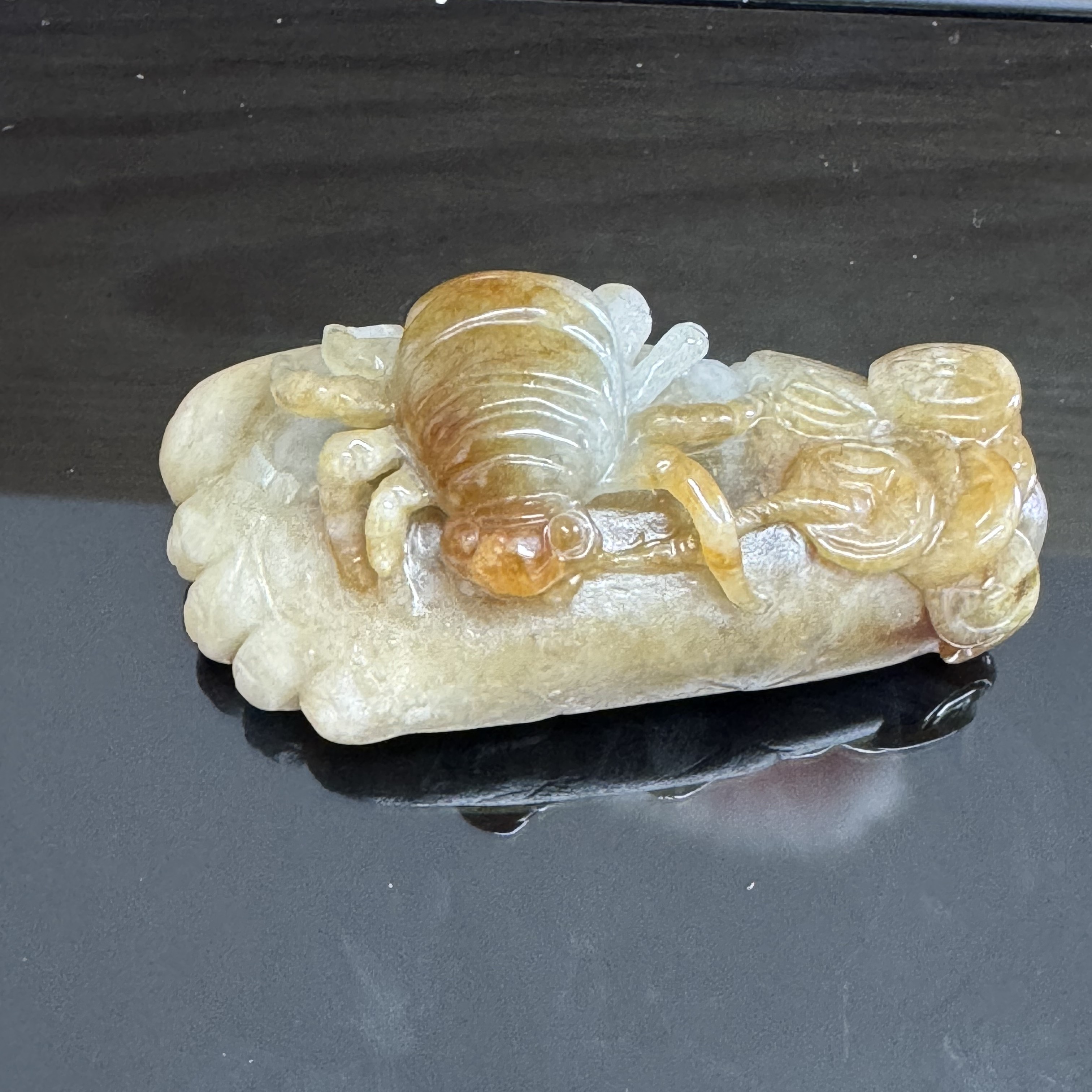 腾冲老料翡翠特色件知足常乐