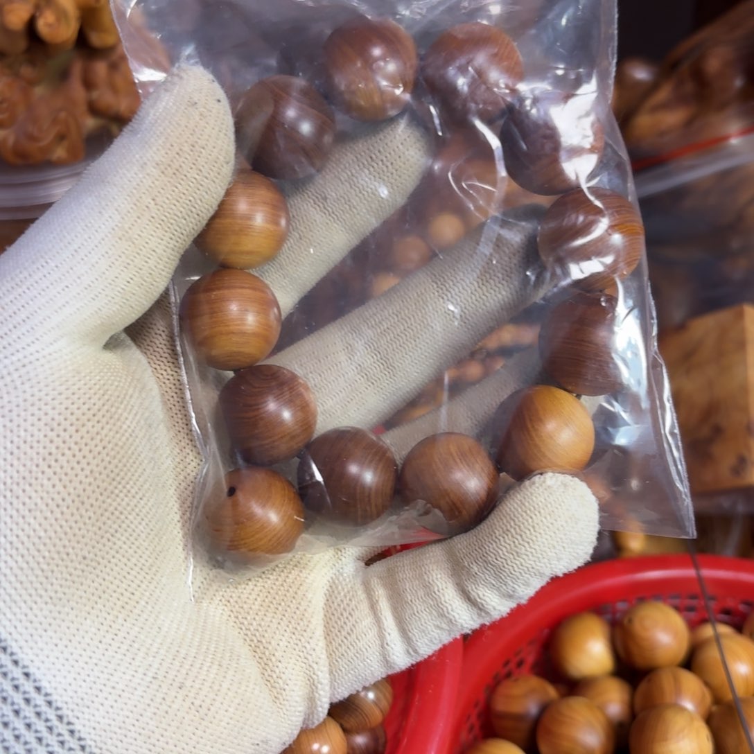 柏木（崖柏）你****乐太行崖柏2.0干黑油