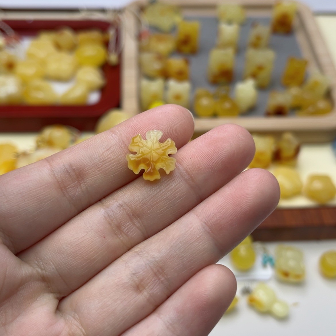 【闪购商品】蜜蜡裸石未镶嵌配饰