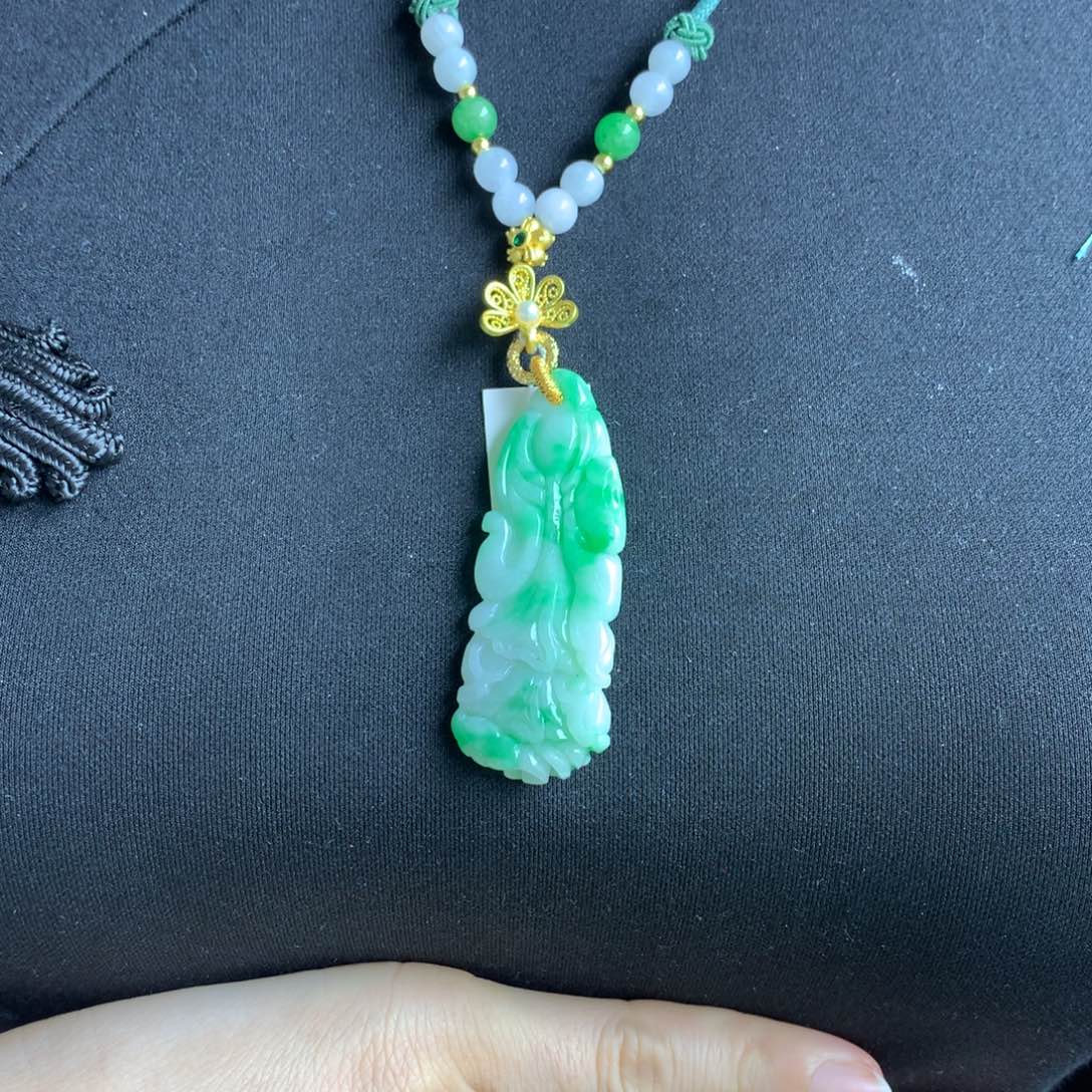 翡翠颈饰未镶嵌翡翠