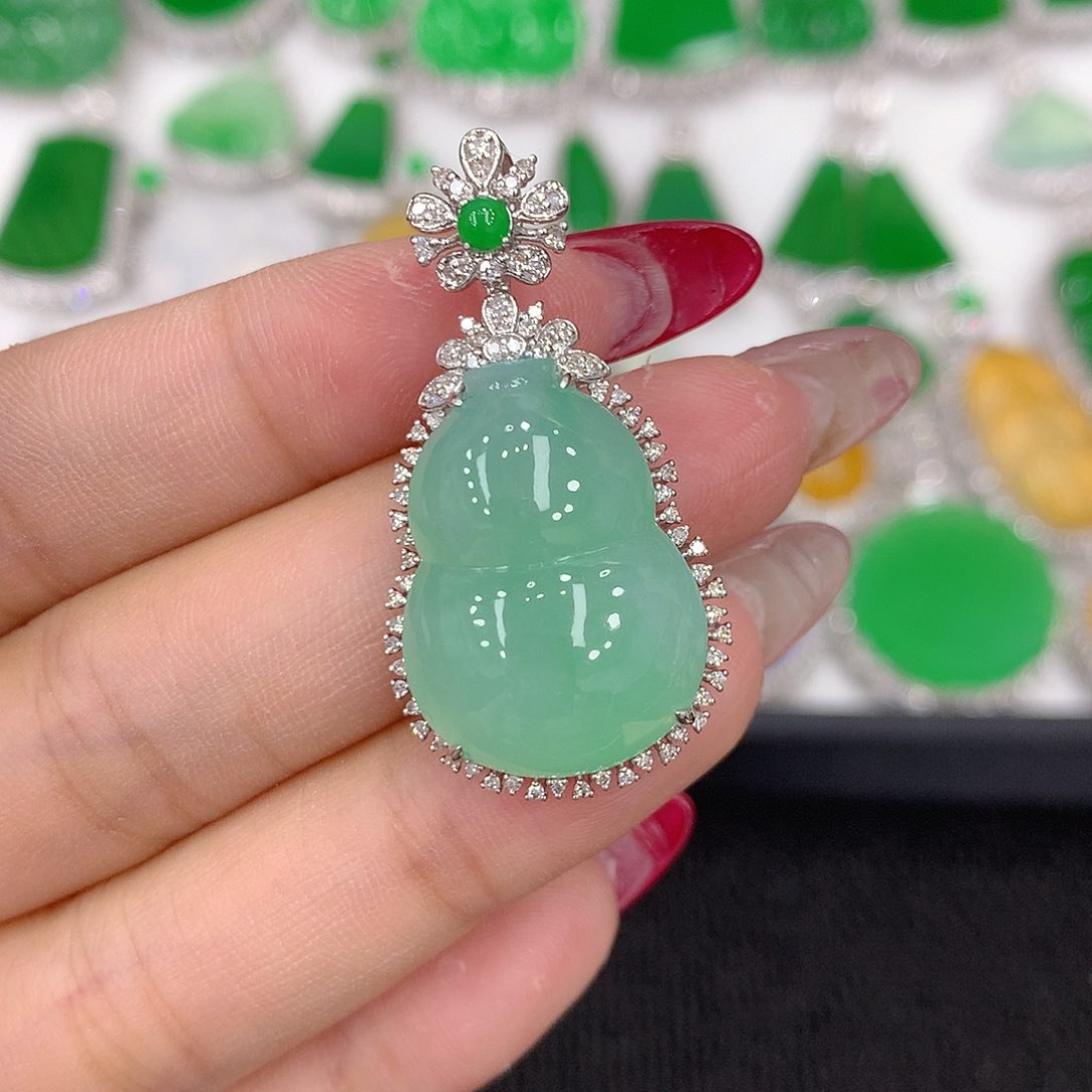 翡翠颈饰18K金镶嵌葫芦