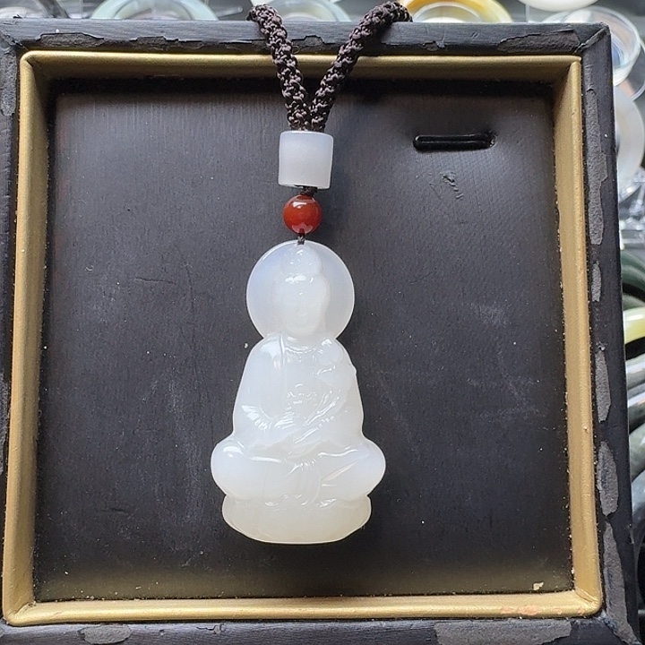 Z***G和田玉未镶嵌颈饰