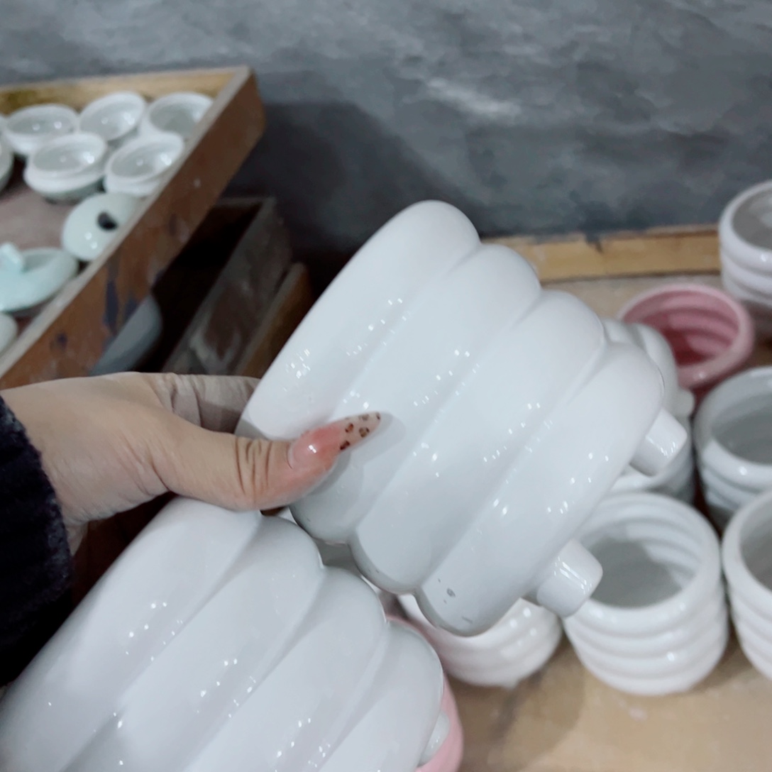 有孔陶瓷花盆，满10米包邮发货