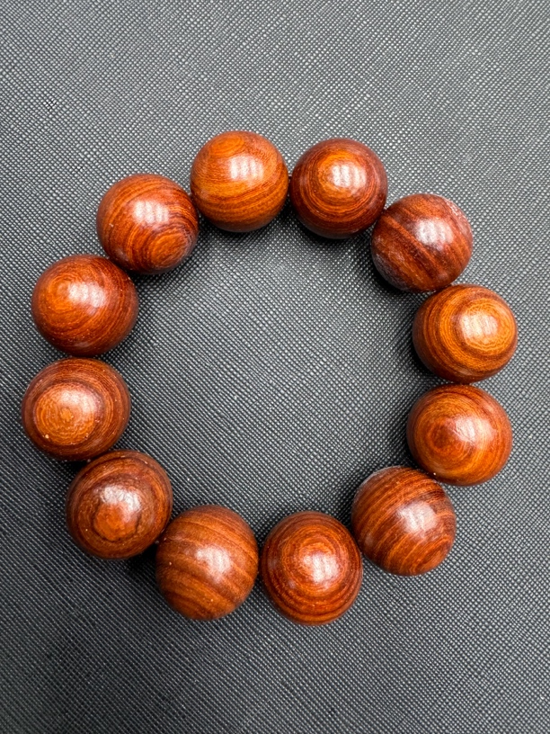 125沉木圆珠手串