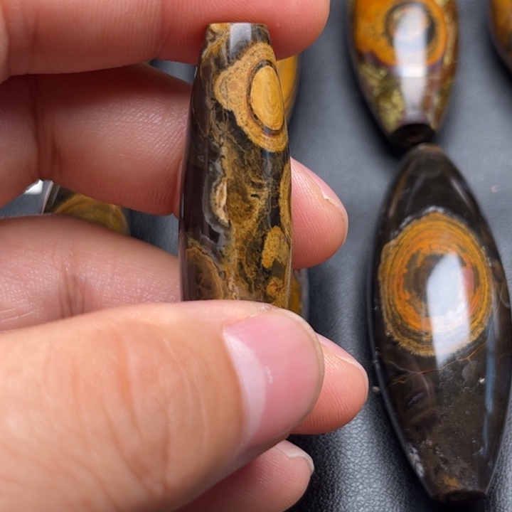 快***康查罗石未镶嵌颈饰