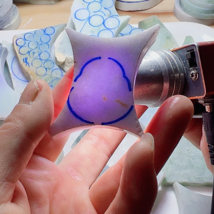 翡翠颈饰未镶嵌翡翠片料