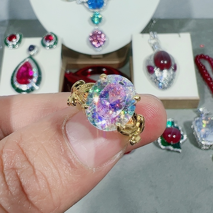 红宝石颈饰未镶嵌