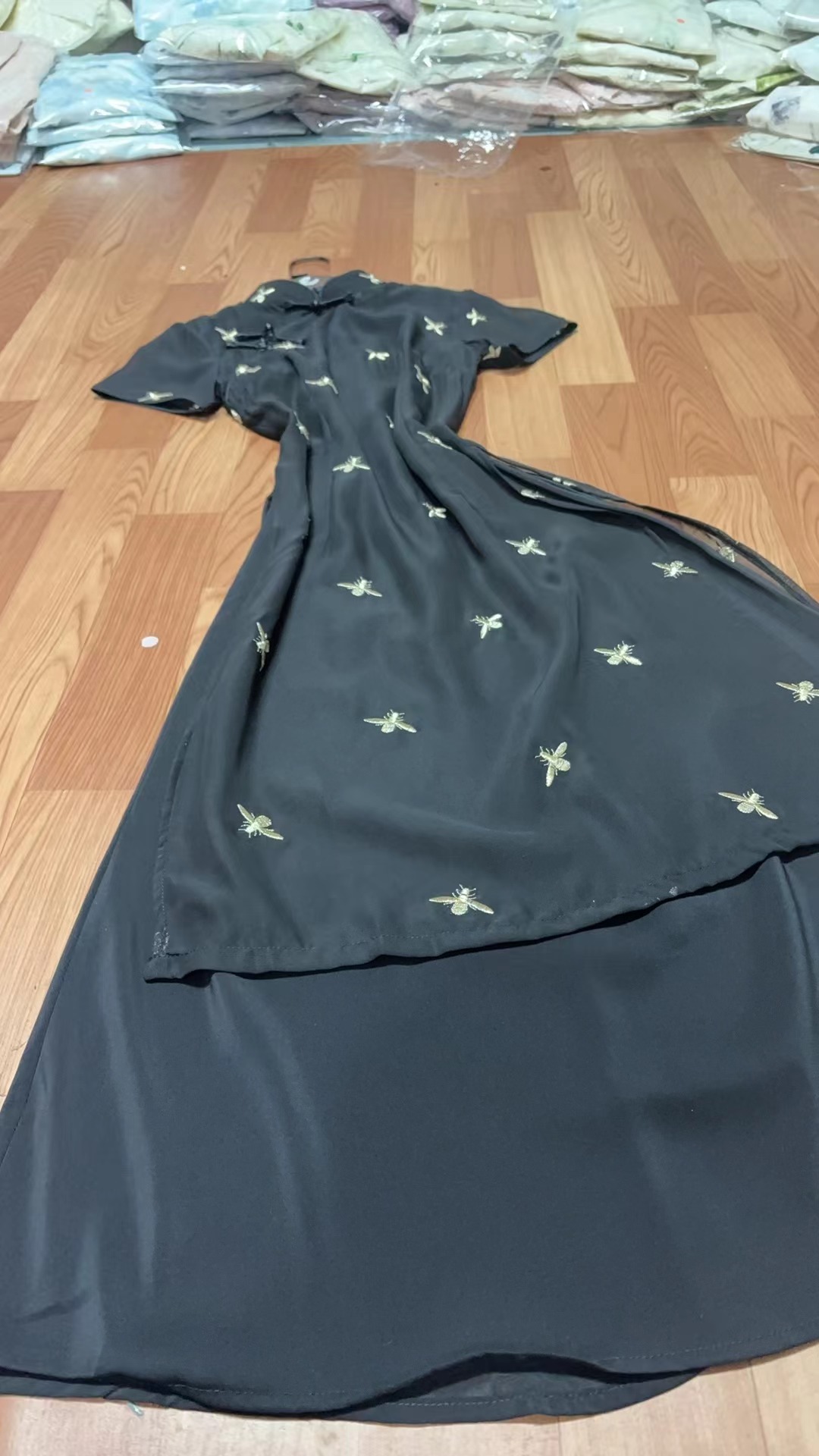 345-黑色 蜜蜂 刺绣 奥戴 旗袍