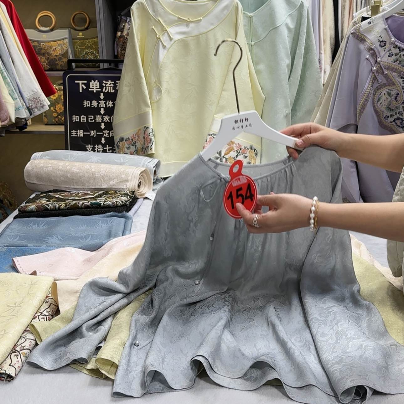 【闪购商品】V**i非要我去找你吗你说