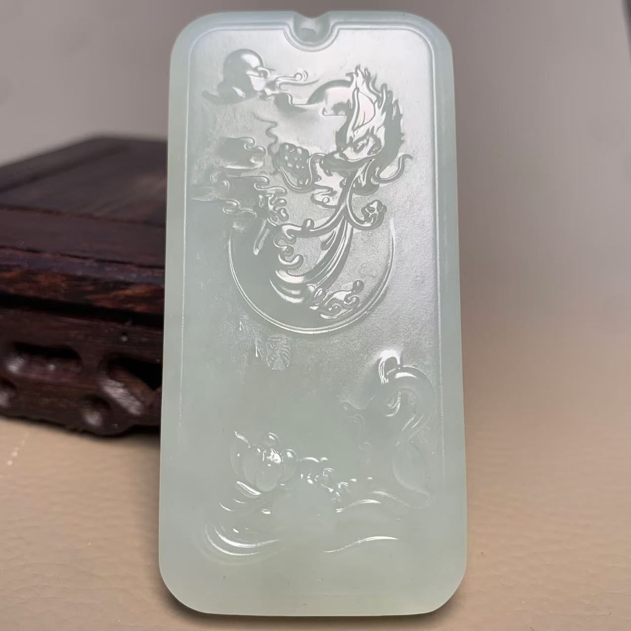 D062珠宝玉石精选和田玉牌子