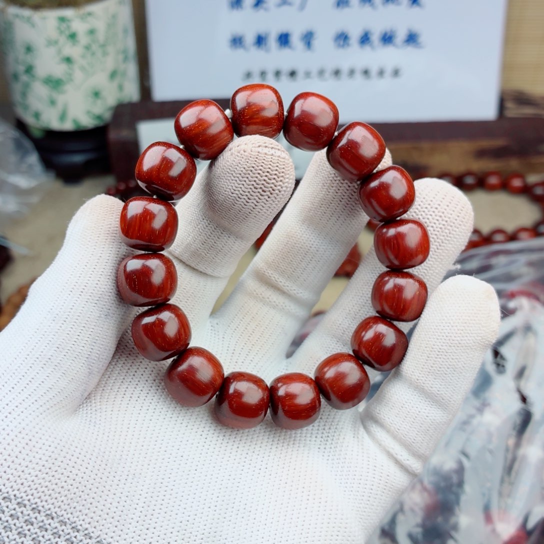 j***。檀香紫檀（小叶紫檀）手串/手链1314帝王泥无胶无腊