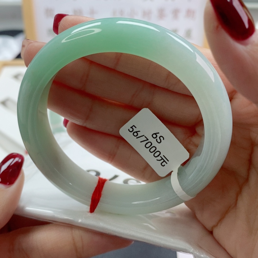 翡翠手镯未镶嵌天然A货翡翠手镯