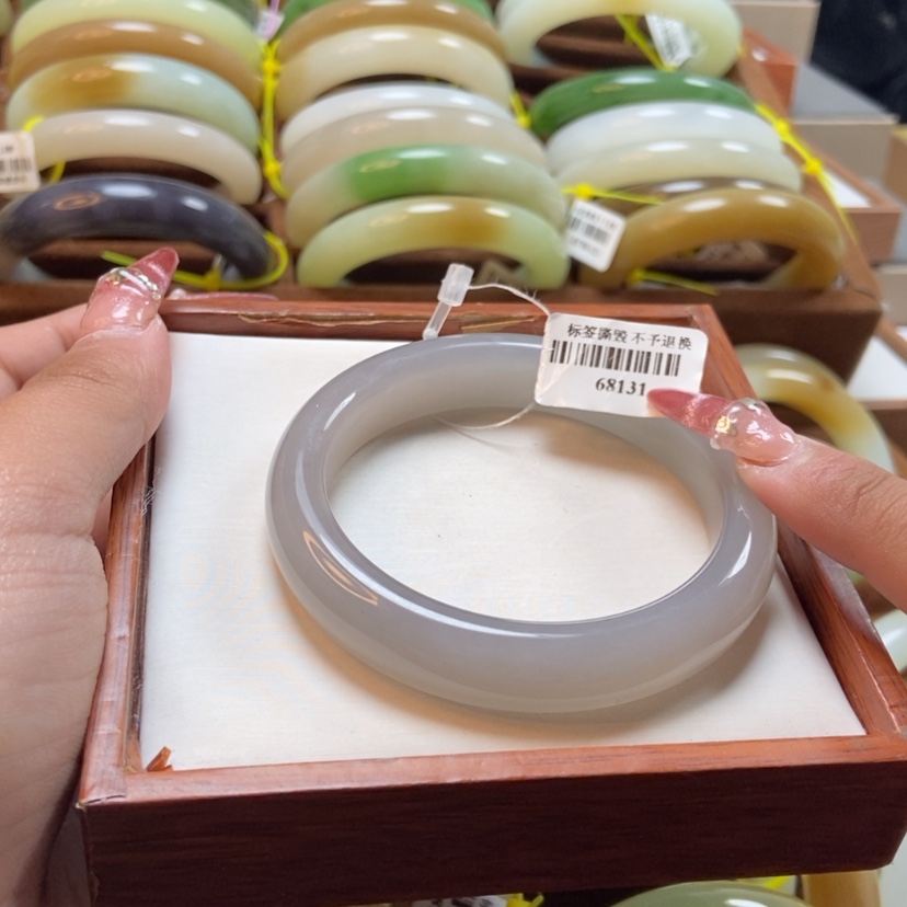 【闪购商品】和田玉手镯未镶嵌