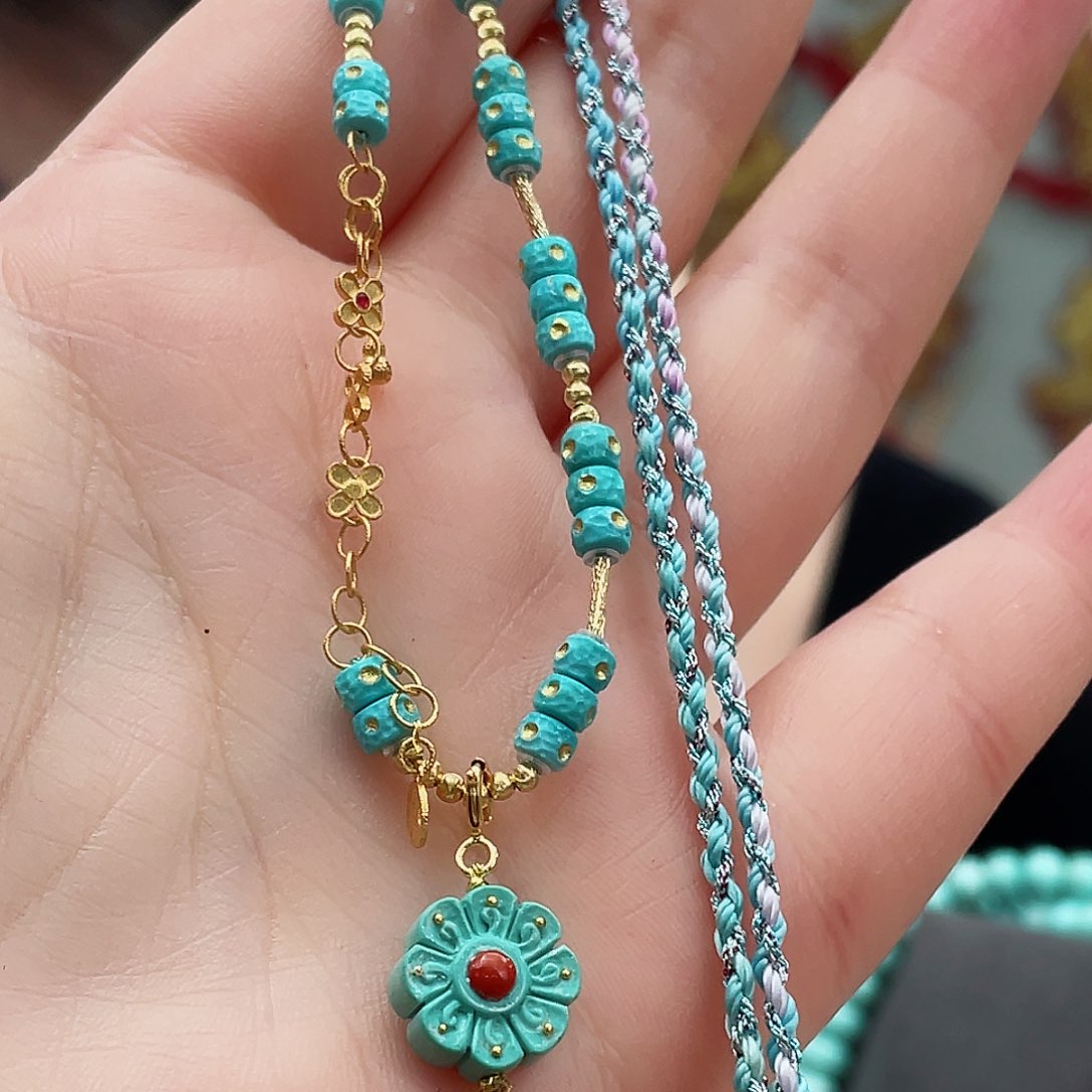 绿松石颈饰18K金镶嵌