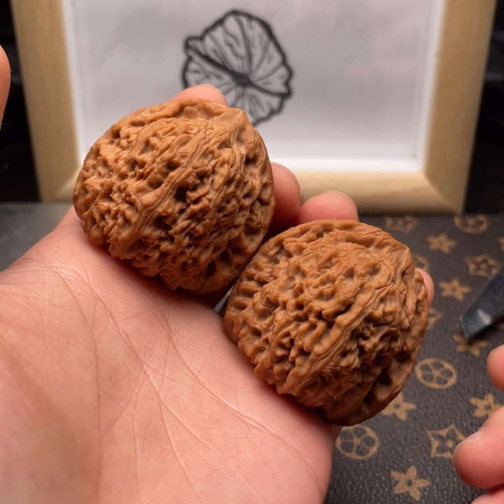 核桃南疆石文玩核桃