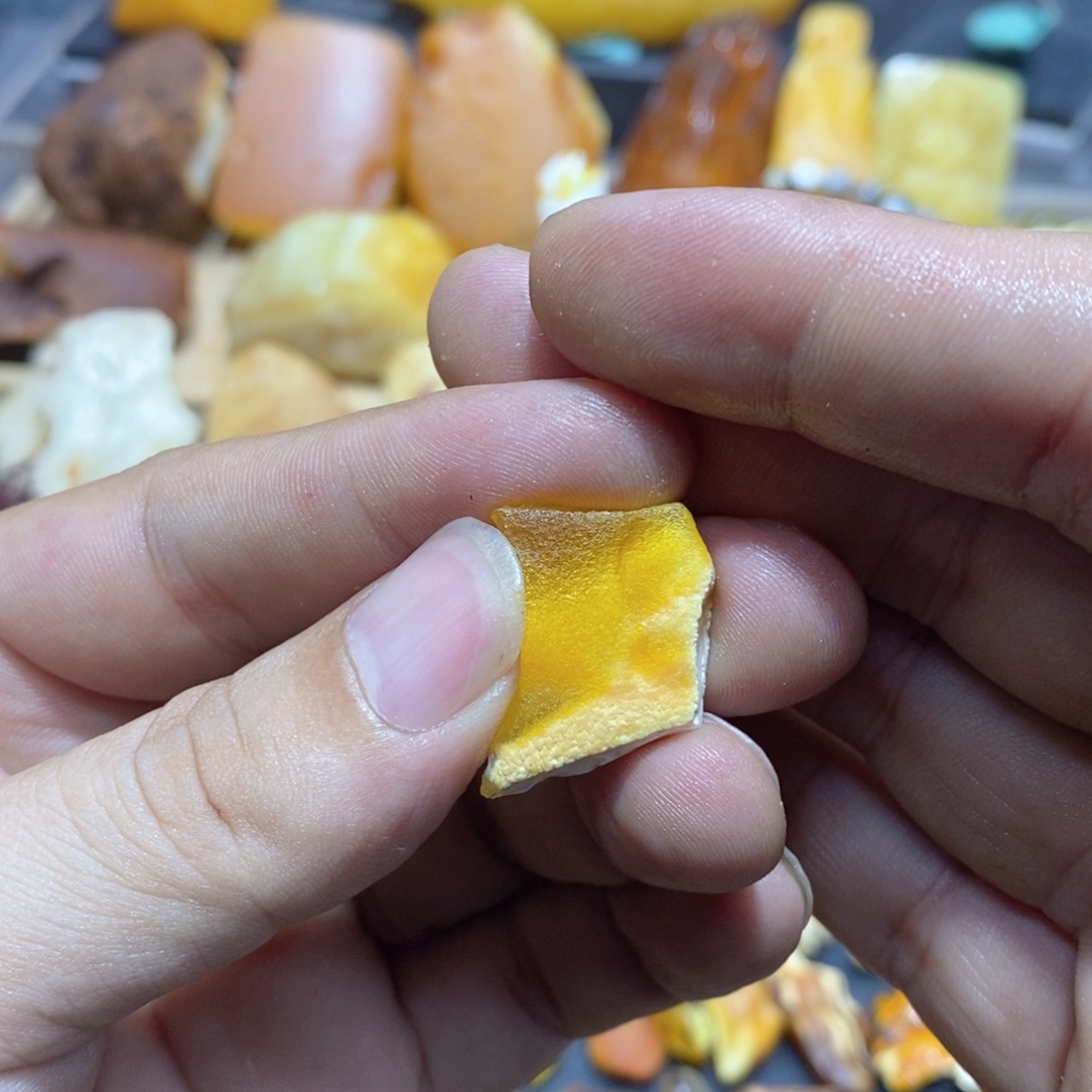 炭***业定制琥珀蜜蜡原石定制