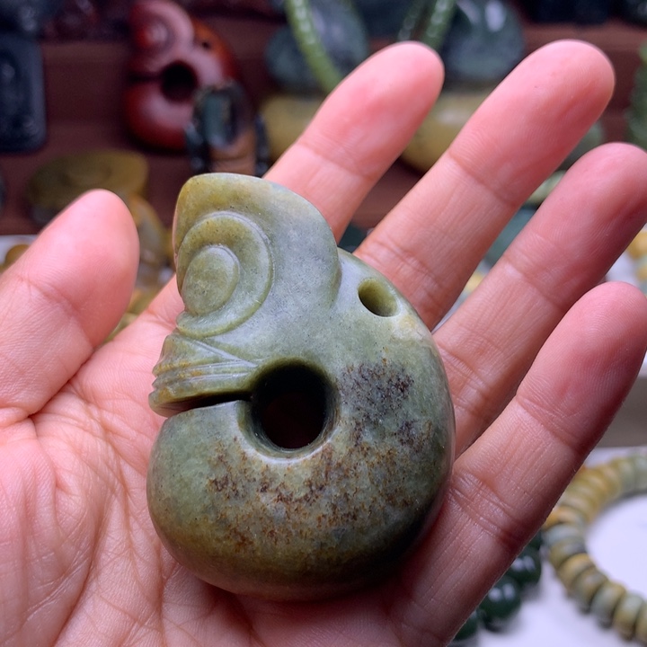 岫岩河磨玉（透闪石质玉）未镶嵌把件海*