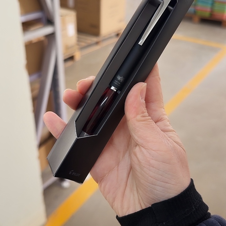 叭***哒百樂靈感紅zone中性筆0.5