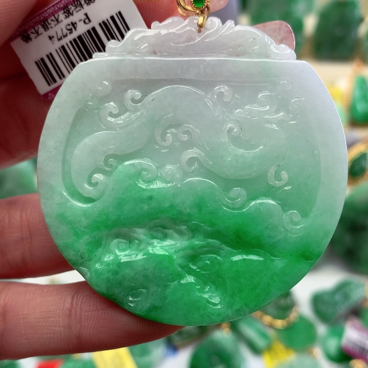 翡翠颈饰18K金镶嵌翡翠