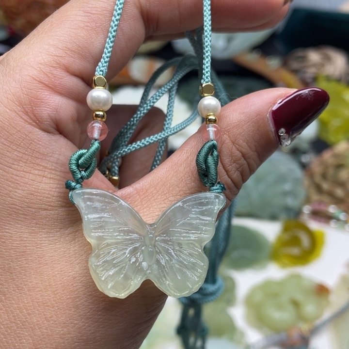 蛇纹石玉未镶嵌颈饰