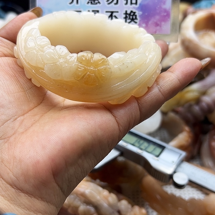 未镶嵌手镯石英岩玉