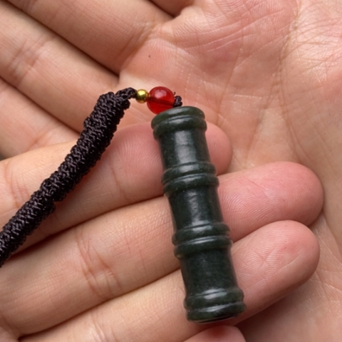 高***家和田玉未镶嵌颈饰