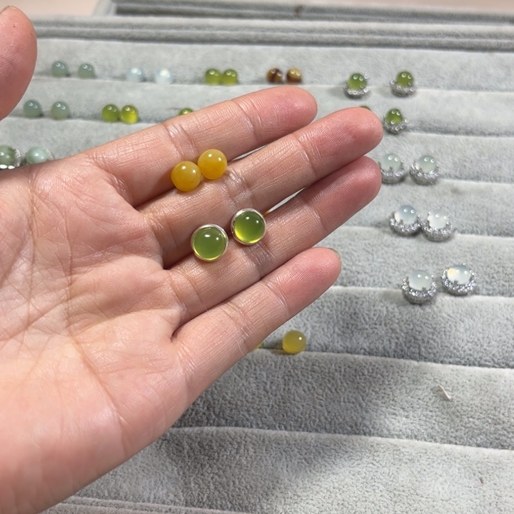 蛇纹石玉耳饰未镶嵌