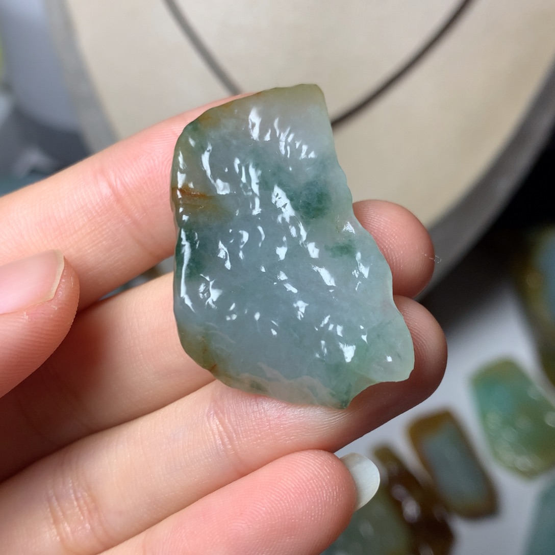 翡翠颈饰未镶嵌吊坠