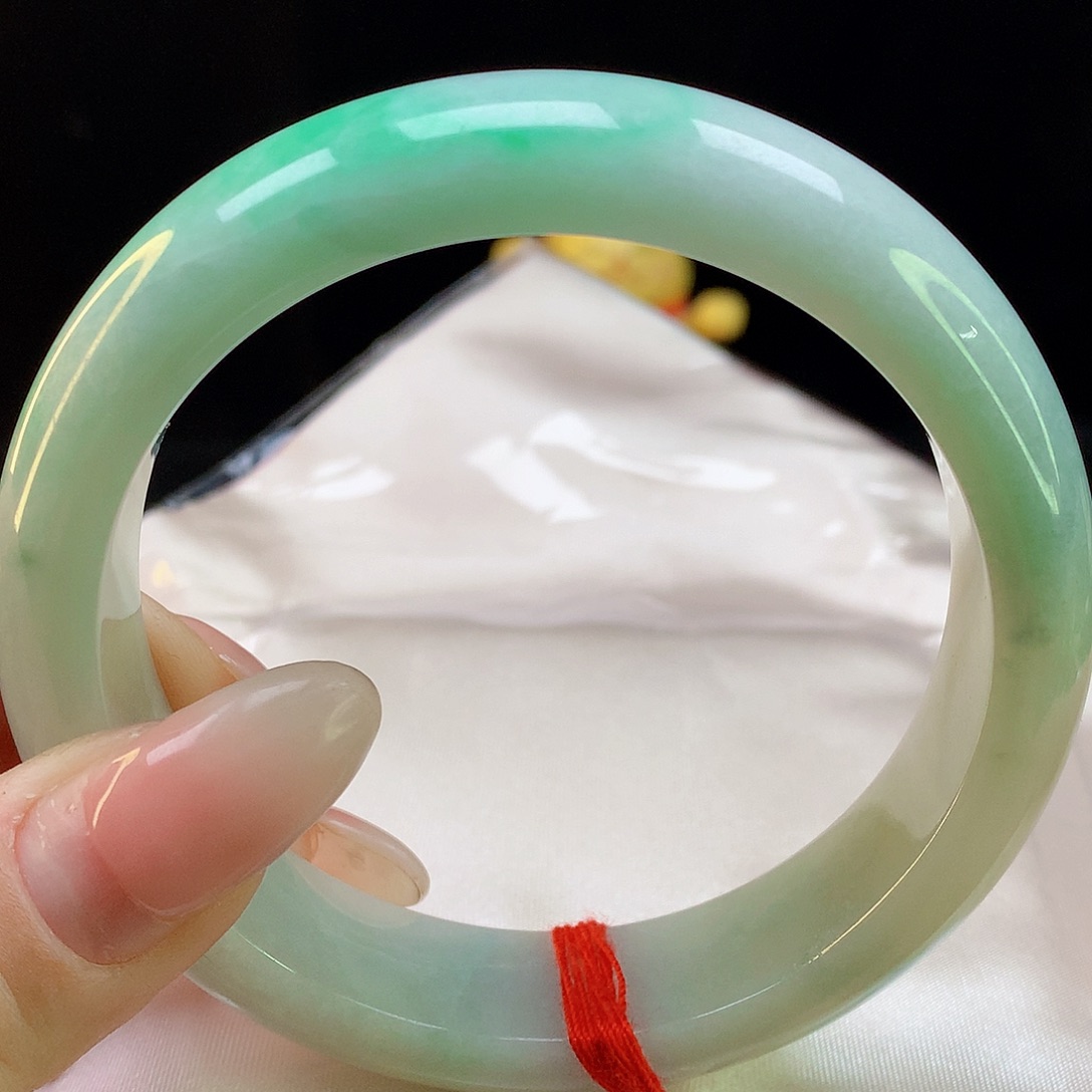 翡翠手镯未镶嵌天然翡翠5182