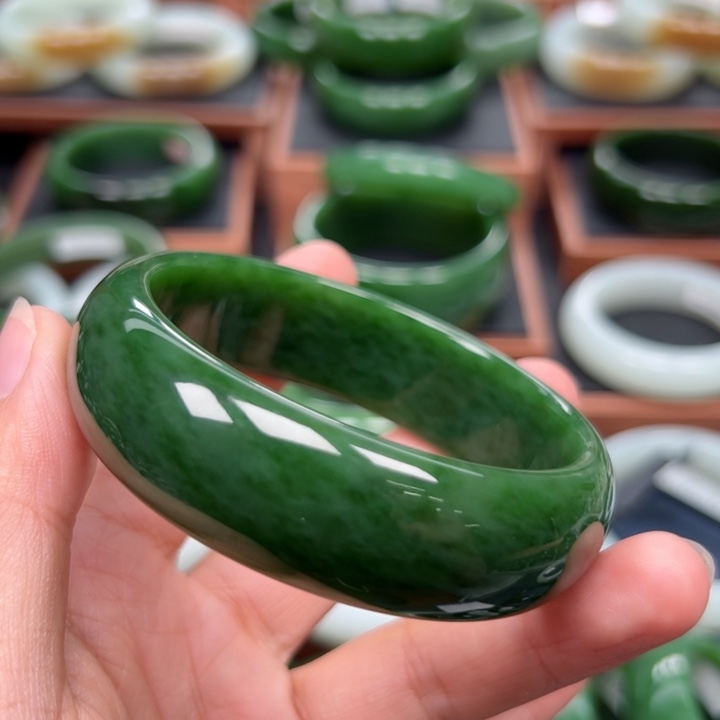 未镶嵌手镯和田玉（碧玉）5960